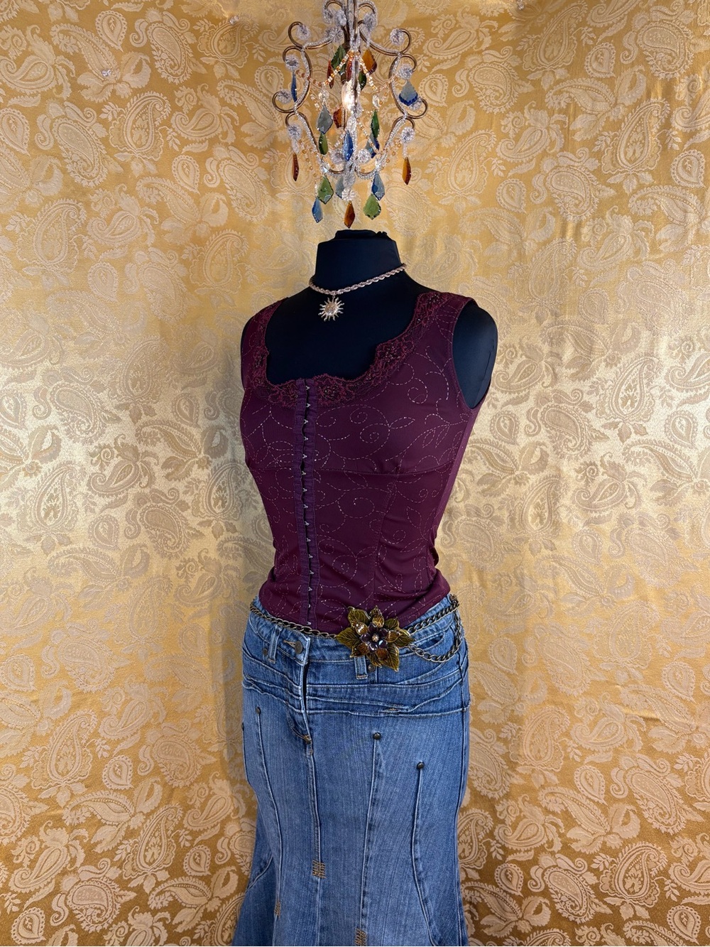 ✨Vintage Y2K Boho Glitter Cranberry Swirl Beaded Lace Trim Hook & Eye Tank Top✨